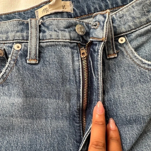 Madewell the Perfect Vintage Jean in size 27 Straight leg lighter Wash - Picture 6 of 9